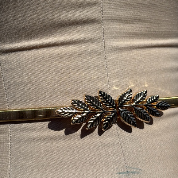 Vintage 1990s stretch gold metal belt - Picture 3 of 7